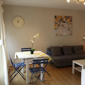 Yellow Apartament